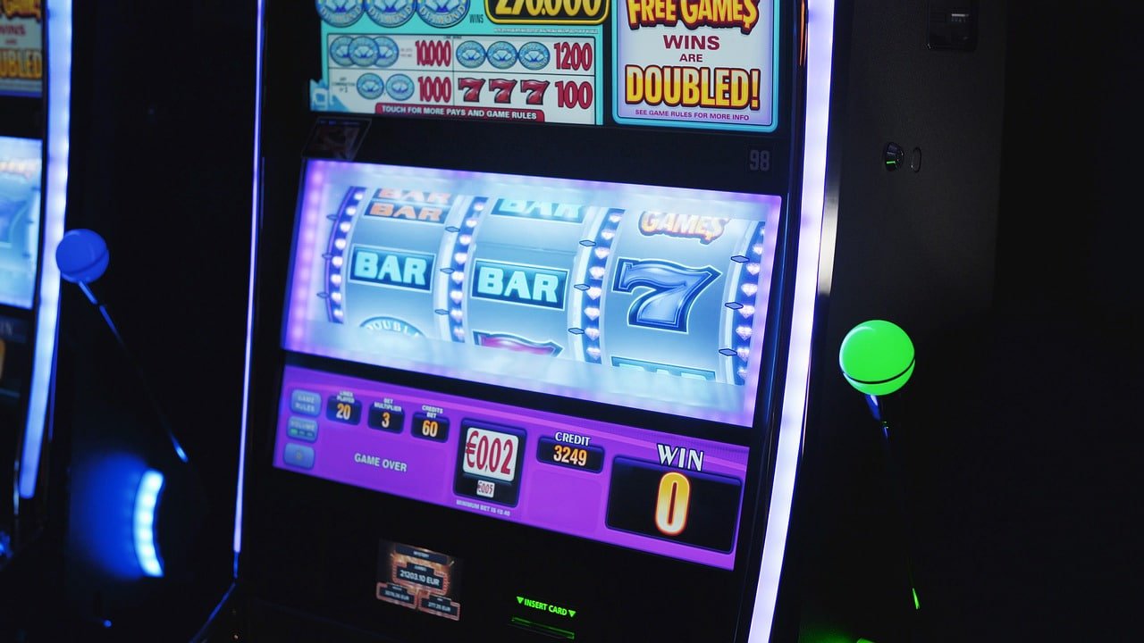 Bàn baccarat live dealer casino trực tuyến phát sóng 24/7 tại bet168